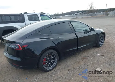 2019 Tesla Model 3 Long Range/Performance z USA, uszkodzony, nr VIN 5YJ3E1EB0KF211718